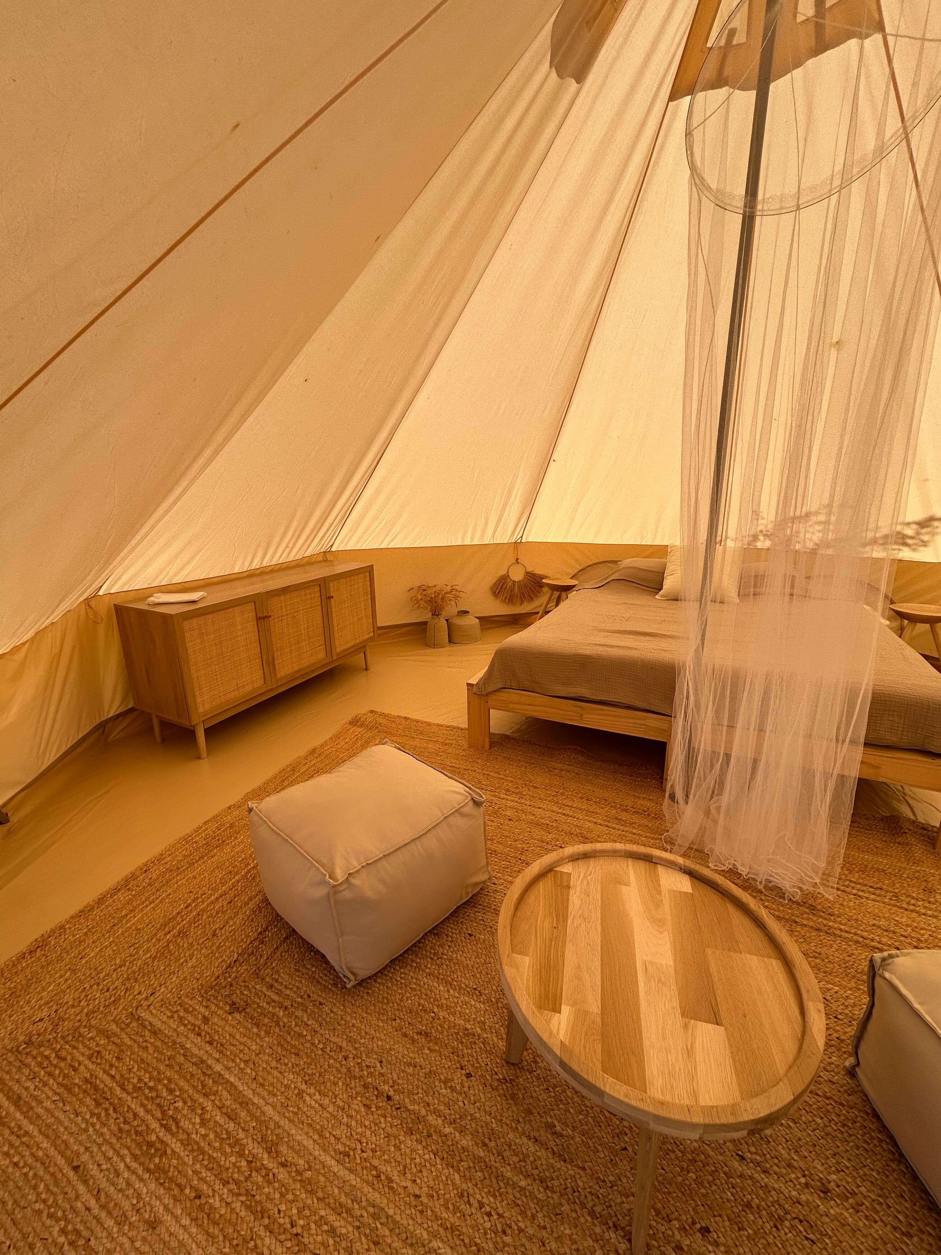Amurg glamping & pool