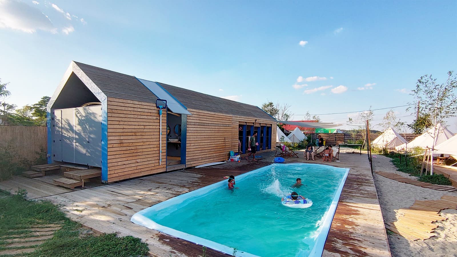 Amurg glamping & pool